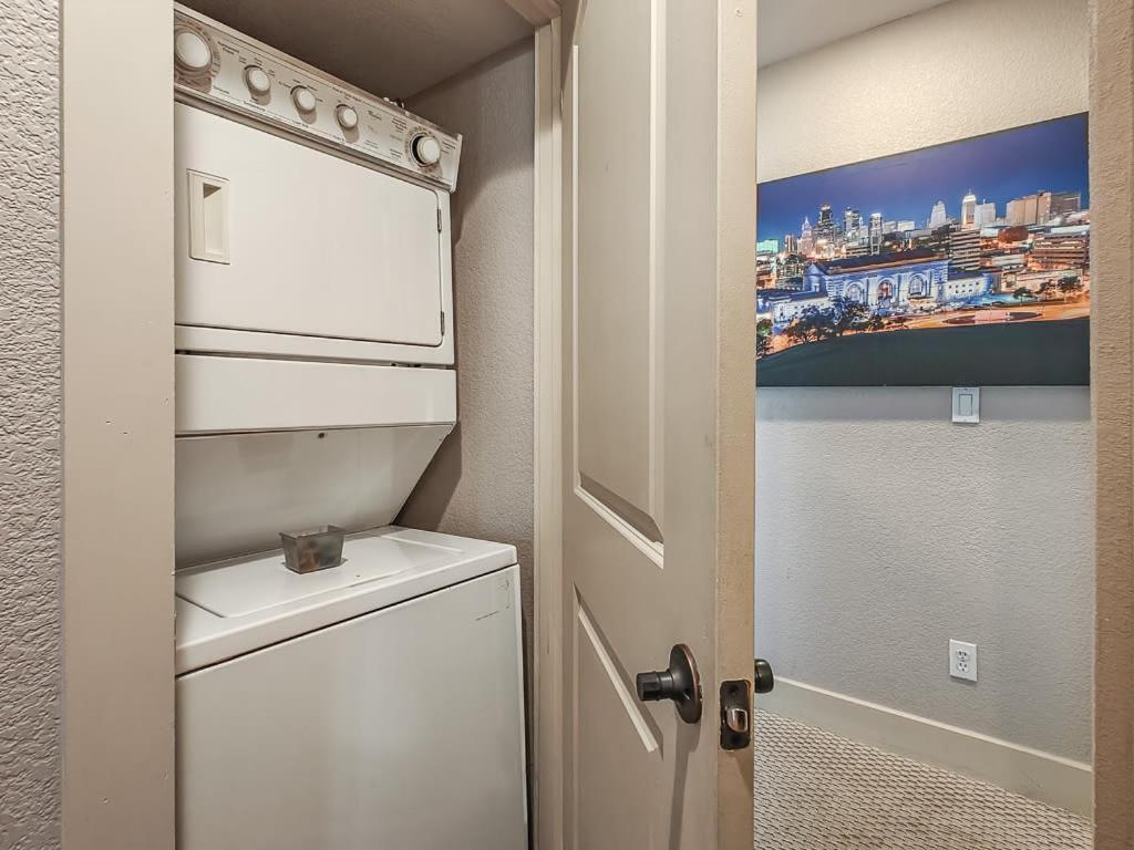 קנזס סיטי Quiet Plaza Two Bedroom 2 Bathroom מראה חיצוני תמונה