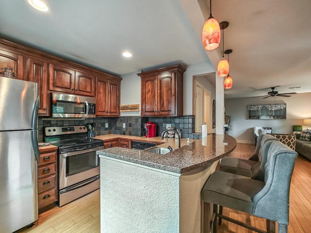 קנזס סיטי Quiet Plaza Two Bedroom 2 Bathroom מראה חיצוני תמונה