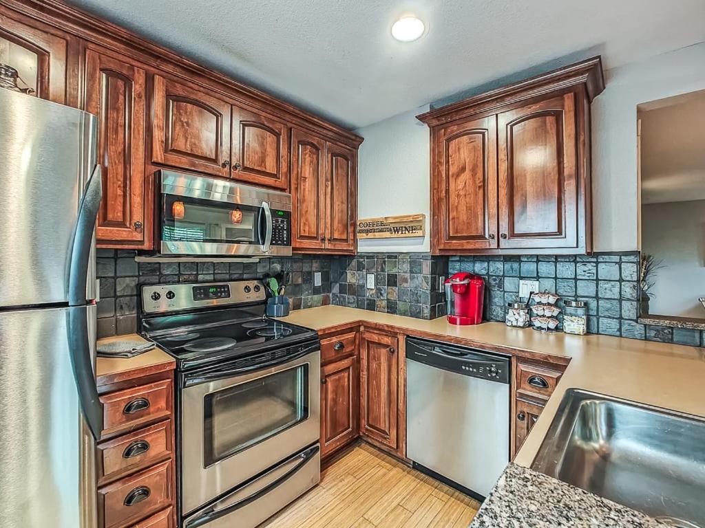 קנזס סיטי Quiet Plaza Two Bedroom 2 Bathroom מראה חיצוני תמונה